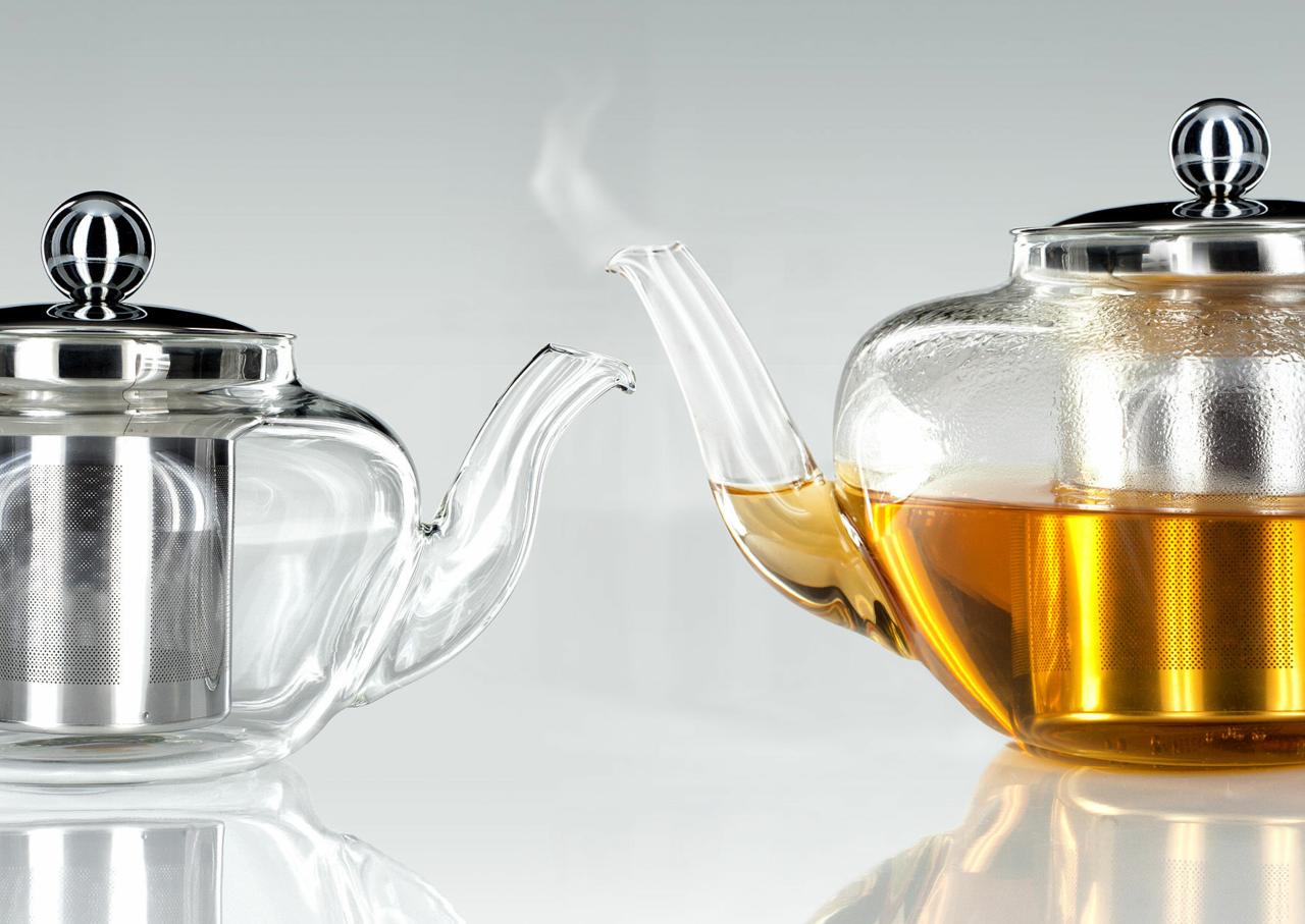 Judge Glass Teapot Marshall and Pearson